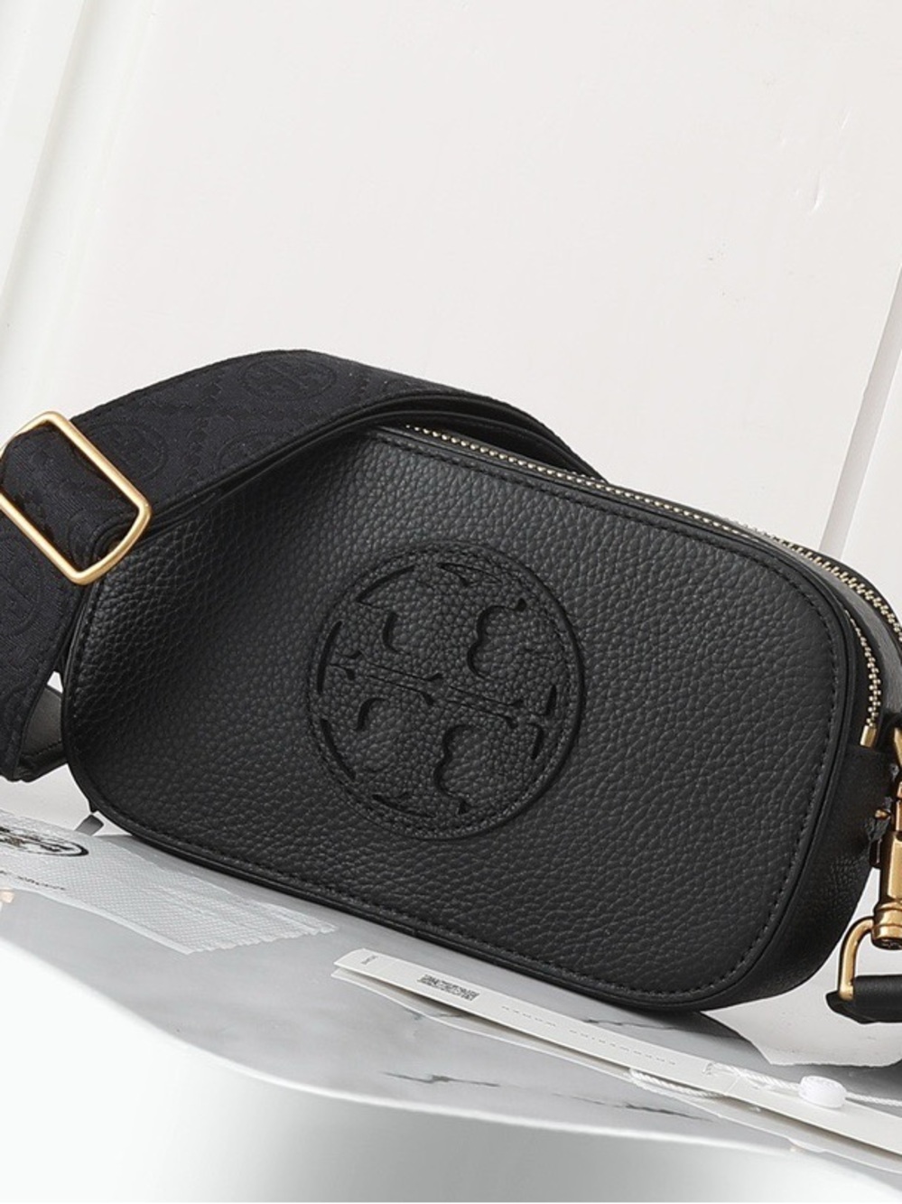 Tory Burch Black Pebbled Leather Crossbody with Logo Medallion - Picture 1 of 6